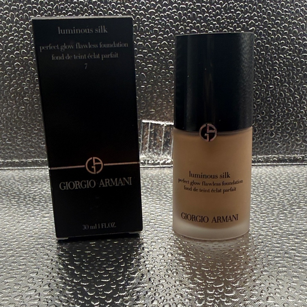 Giorgio Armani Luminous Silk Foundation - #7